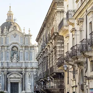 duomo-suites-spa.taorminaitalyhotels.com/