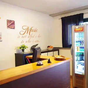 Music Panzió Milánó